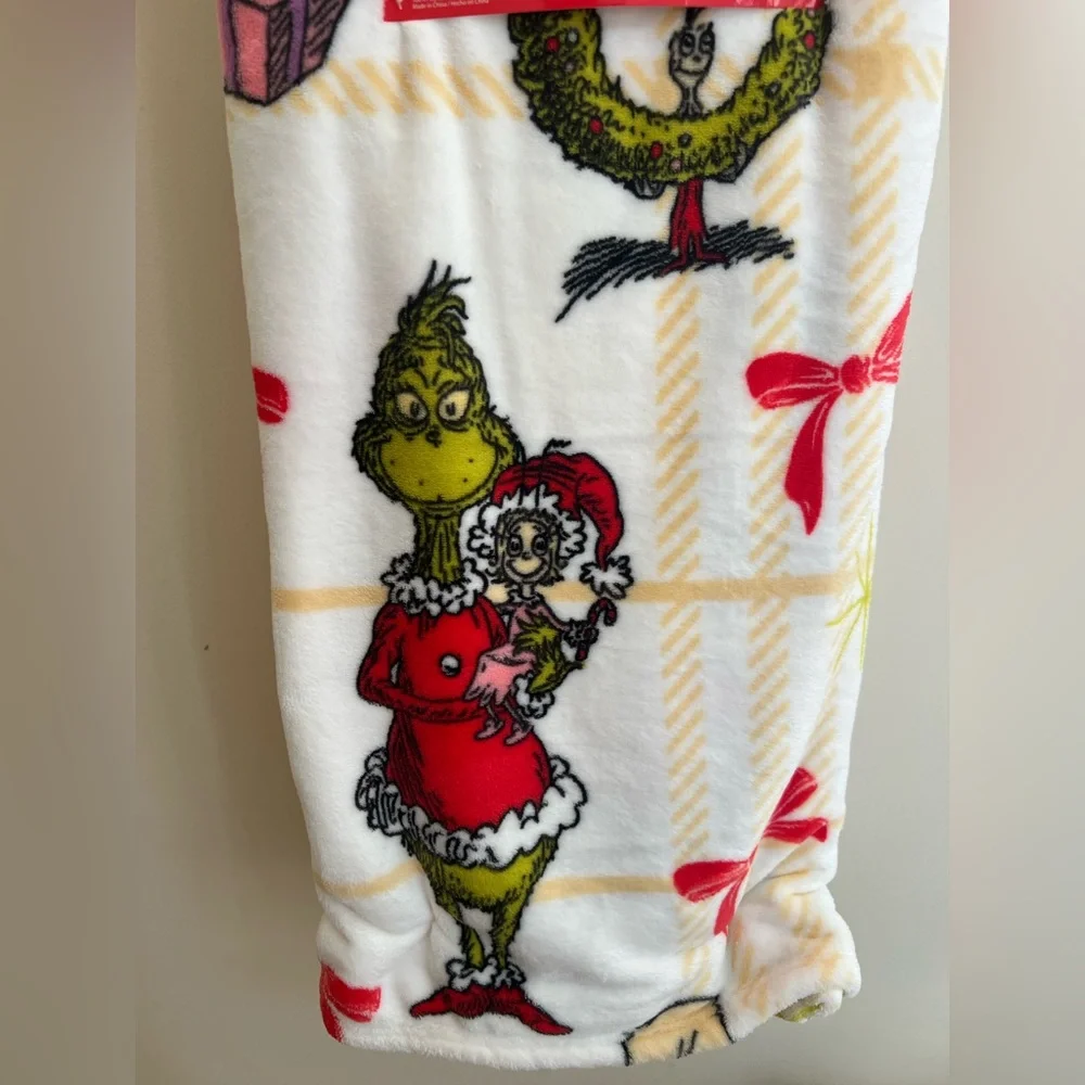 The Grinch Oversized‎ Throw Blanket – 60” x 70” – Super Soft Fleece | NWT